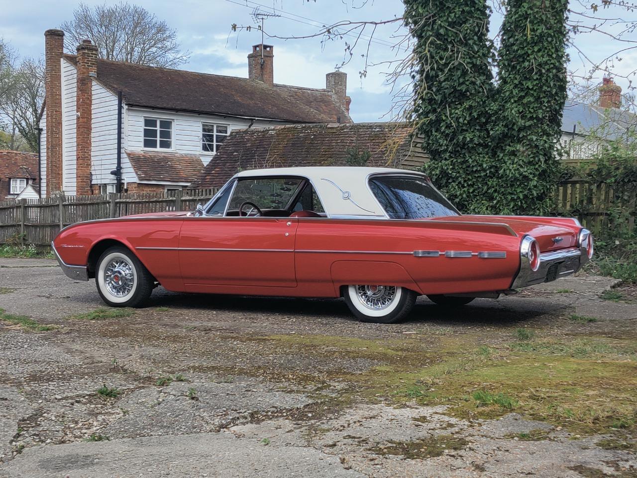 FORD Thunderbird Coupé Landau - 1962 LesAnciennes.com