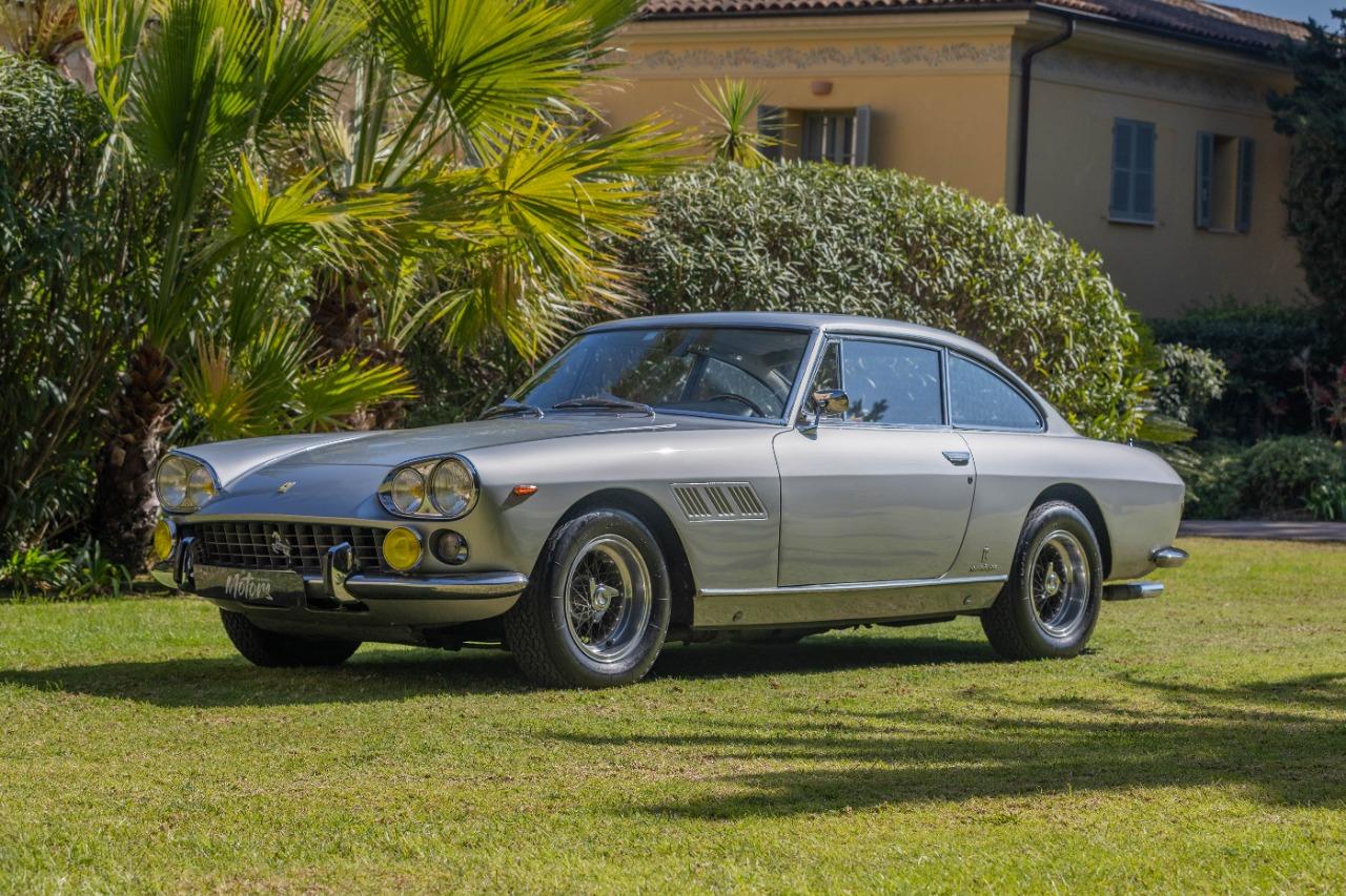 FERRARI 330 330 GT 2+2 - 1964 LesAnciennes.com