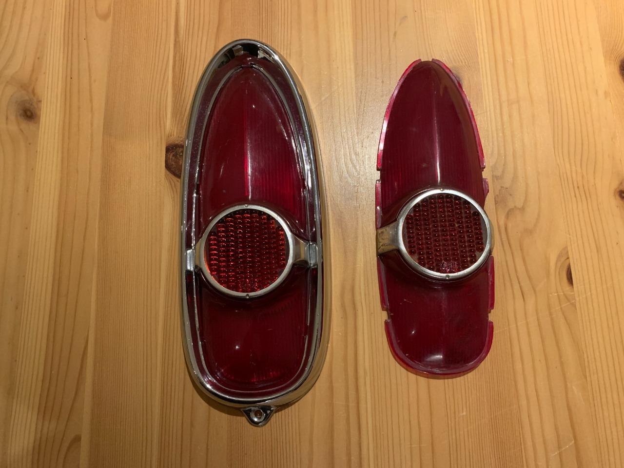 Cabochons feux + Moulure neuve SIMCA Aronde A90 LesAnciennes.com