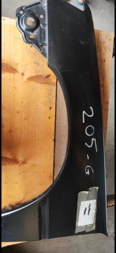 Aile Peugeot 205 origine LesAnciennes.com