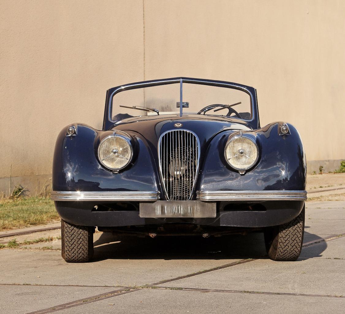 JAGUAR XK120 cabriolet - 1953 LesAnciennes.com