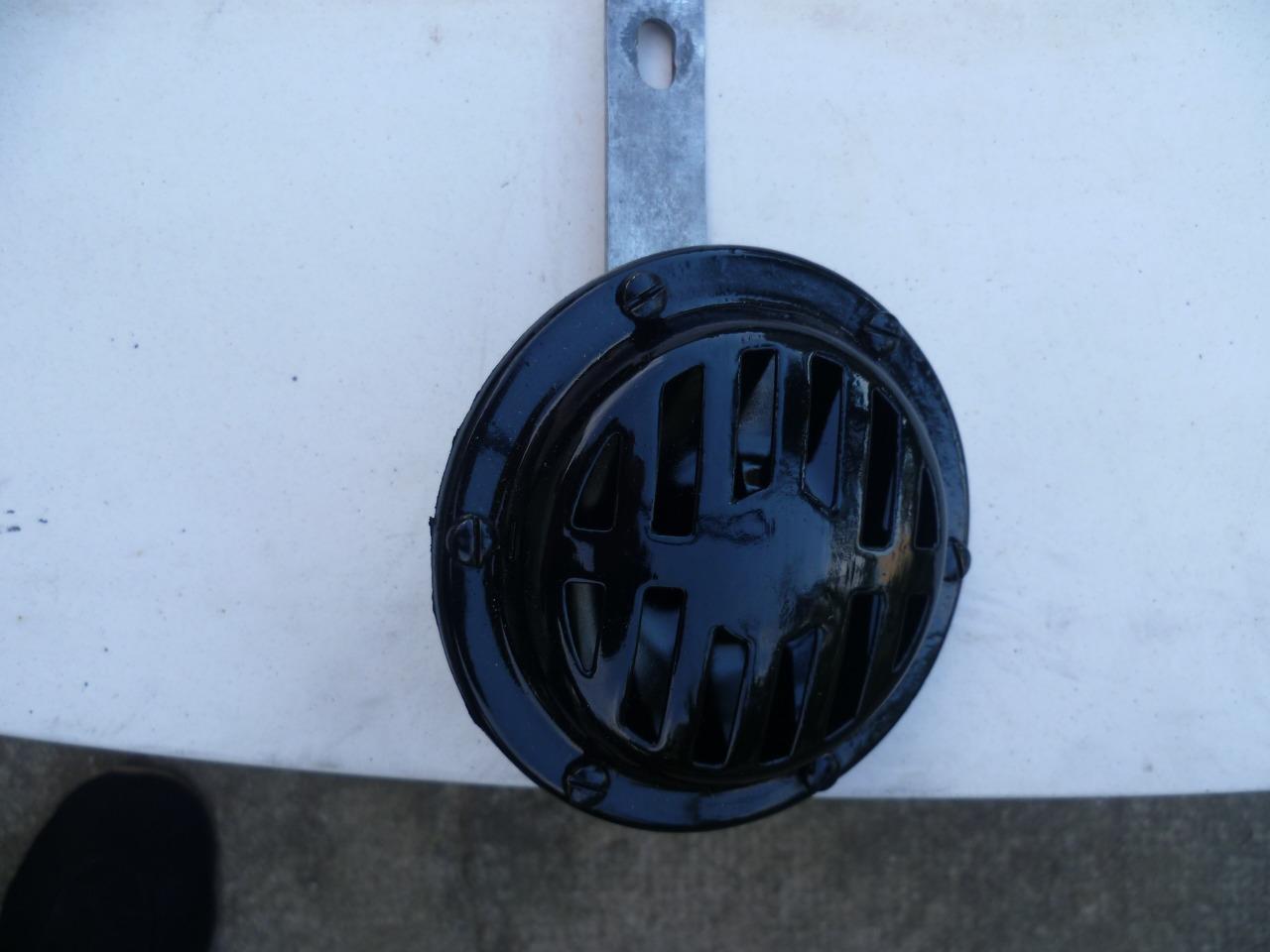 Klaxon FERSON 12V LesAnciennes.com