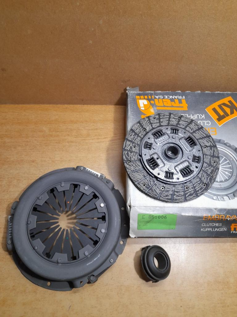 Kit embrayage Citroën CX 2000 E851006 LesAnciennes.com