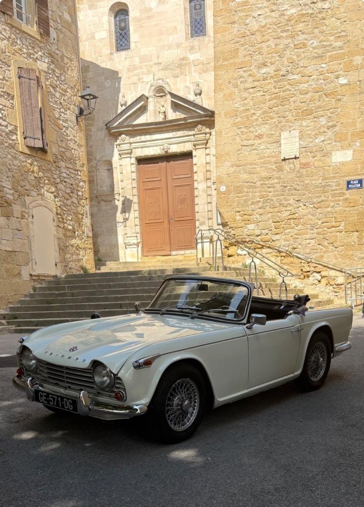 TRIUMPH TR4A TR4 A IRS - 1965 LesAnciennes.com
