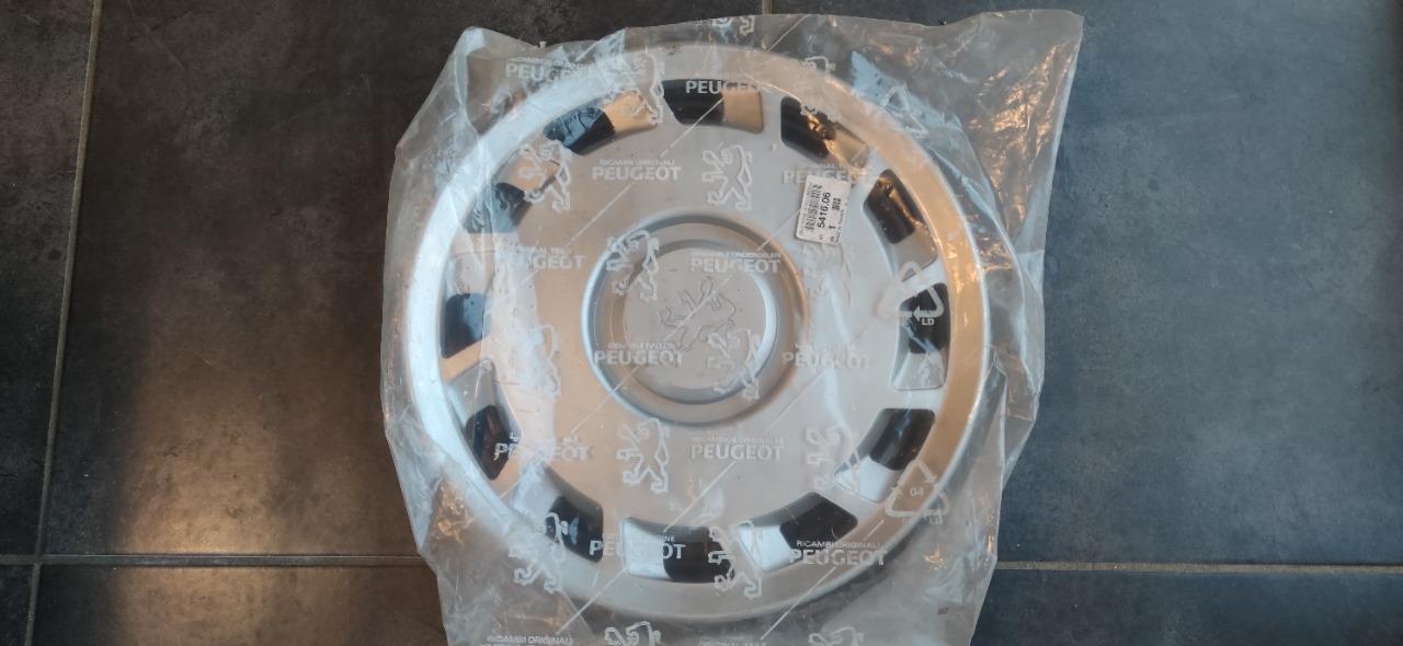 Enjoliveur PEUGEOT 405 LesAnciennes.com