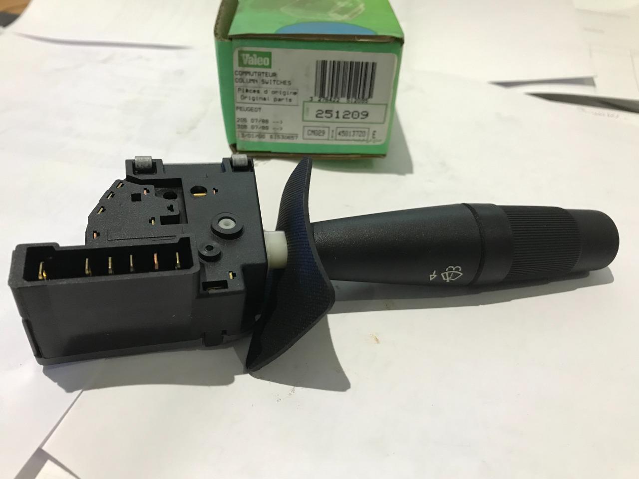 Comodo neuf PEUGEOT 205 309 LesAnciennes.com