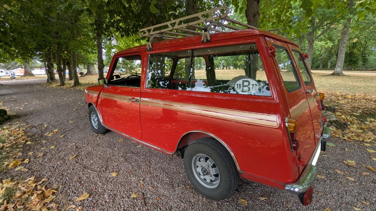 MINI Clubman Estate Break - 1977 LesAnciennes.com