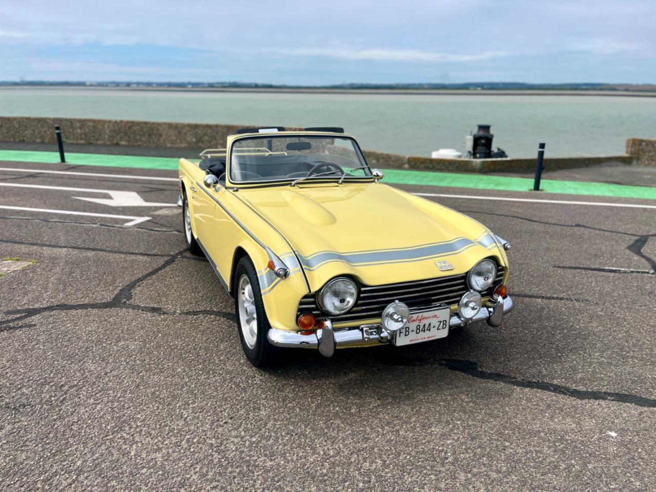 TRIUMPH TR250 - 1968 LesAnciennes.com