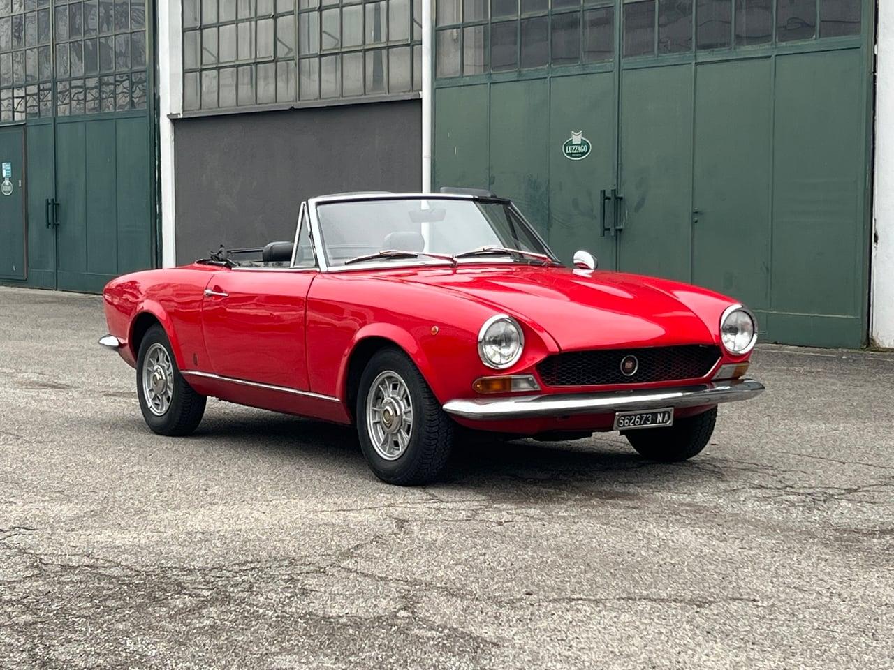 1969 Fiat 124 Sport Spider 1600 Series 1 BS1 LesAnciennes.com