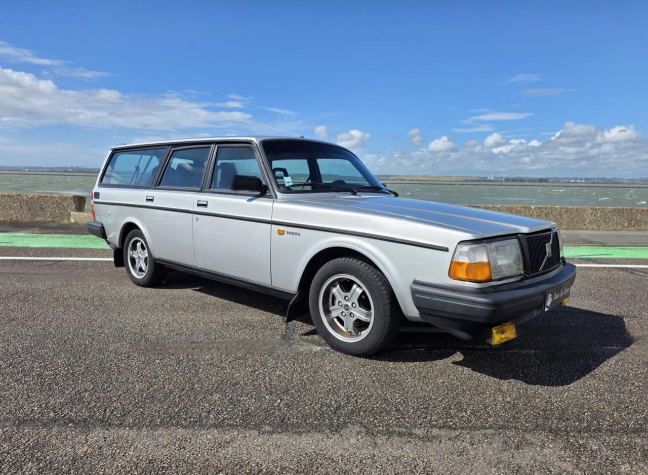VOLVO 245 Turbo - 1984 LesAnciennes.com