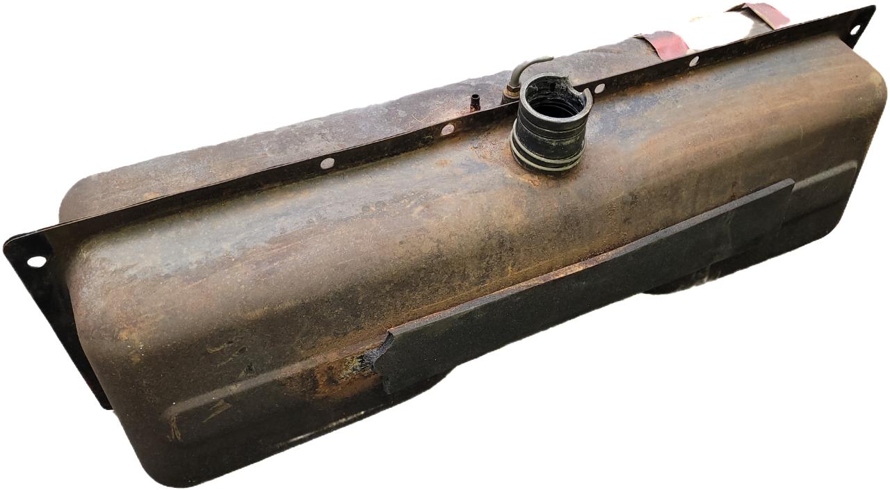 RÉSERVOIR ESSENCE TRIUMPH Spitfire LesAnciennes.com