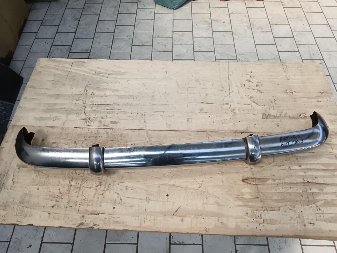 Pare chocs avant Fiat 1500 Berlina LesAnciennes.com