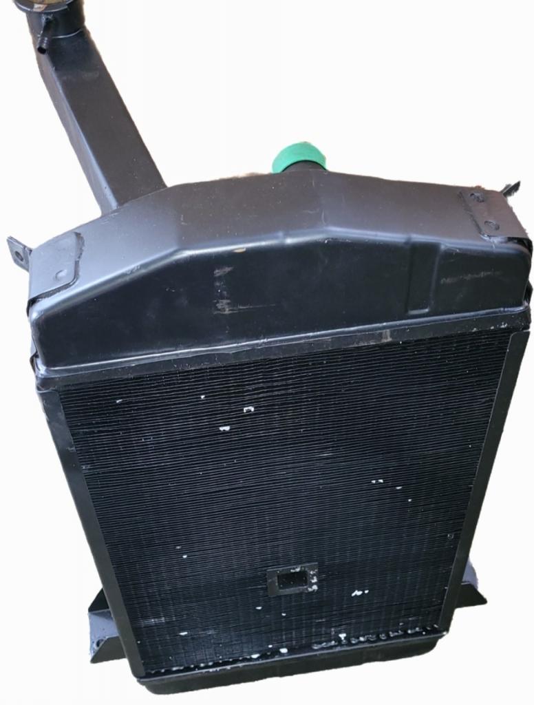 RADIATEUR TRIUMPH TR3 TR2 A TR3B LesAnciennes.com