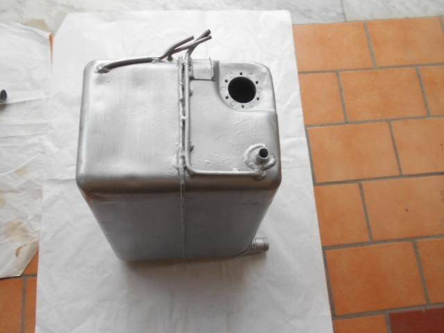 Réservoir de carburant droite Ferrari Dino 246 GT LesAnciennes.com