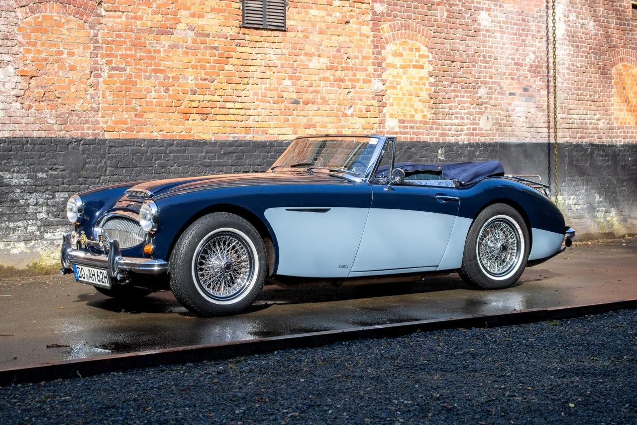 1963 Austin-Healey 3000 Mark 2 (1961 - 1964)  Convertible LesAnciennes.com