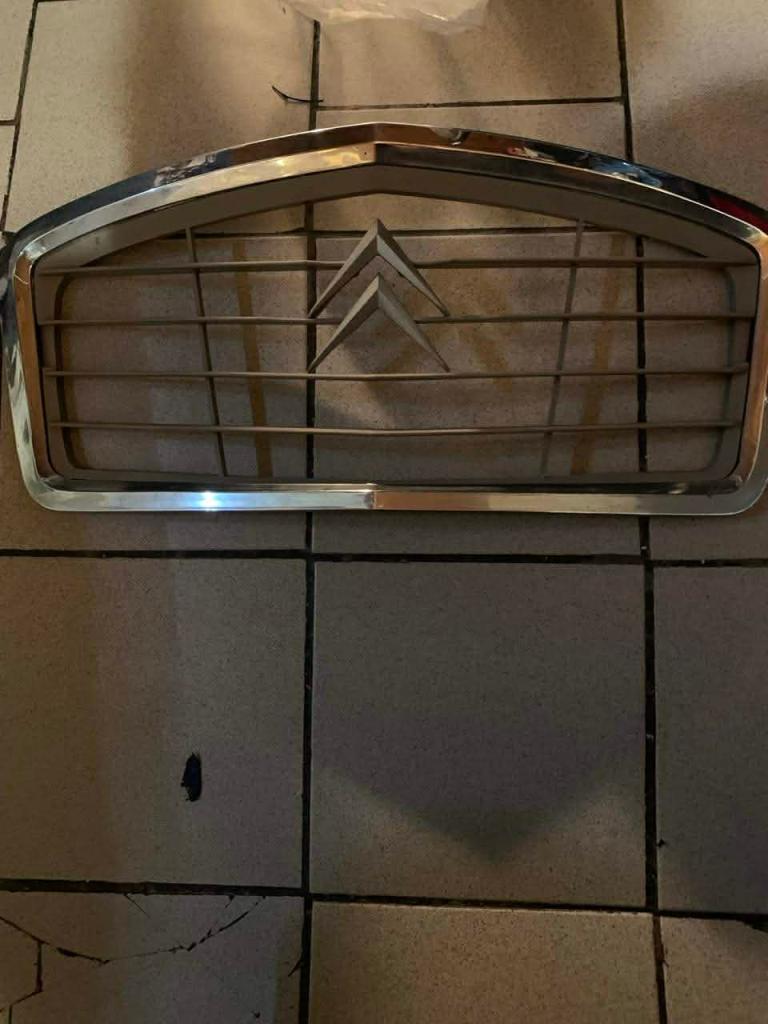 Calandre CITROEN 2CV LesAnciennes.com