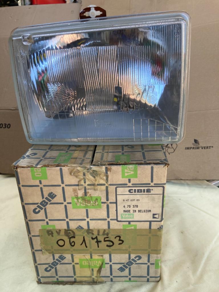 Optique neuf Droit RENAULT 14 (R14) LesAnciennes.com