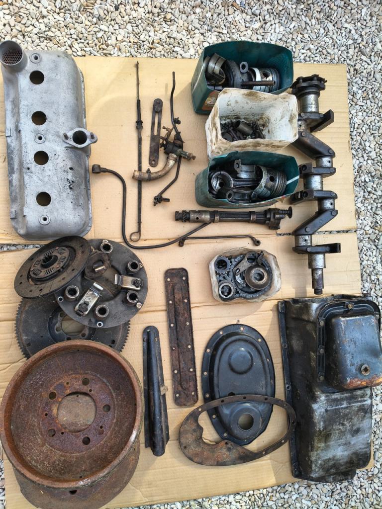 Lot de pièces PEUGEOT 203 LesAnciennes.com