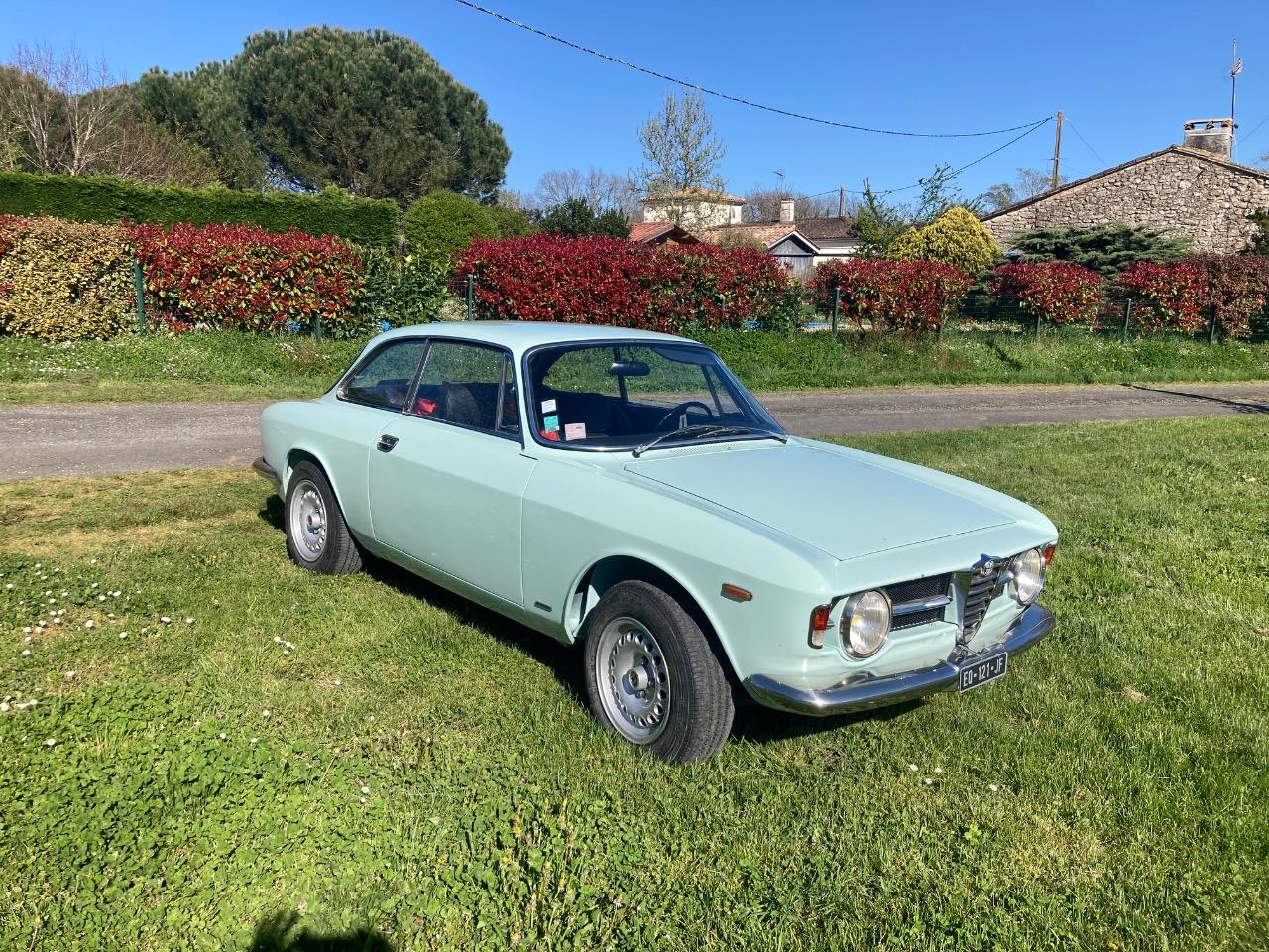 ALFA ROMEO 1300 GT junior - 1968 LesAnciennes.com