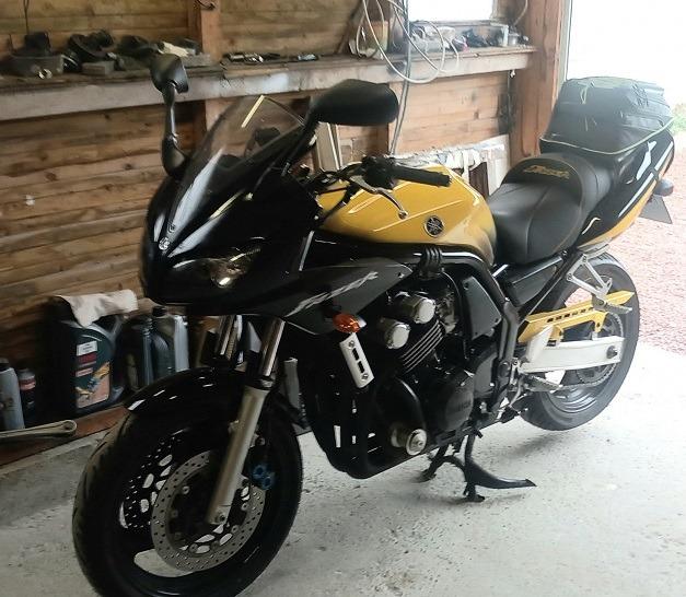 YAMAHA FZ 600 FAZER 600cc - 2002 LesAnciennes.com