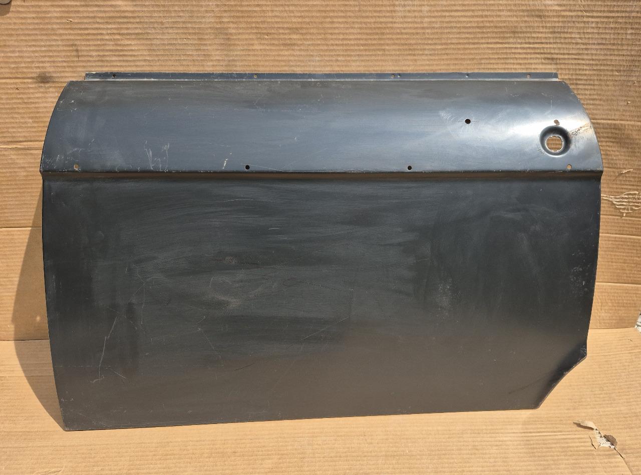 Panneau Porte Ext AR G PEUGEOT 204 304 LesAnciennes.com