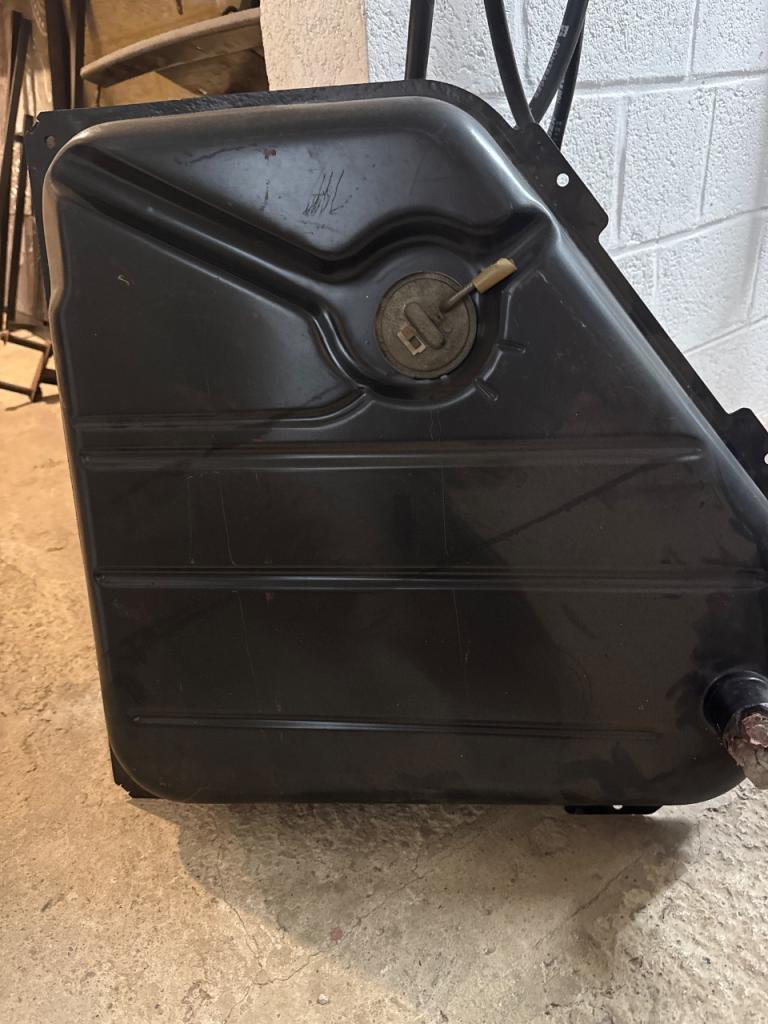 Réservoir BMW 2002 LesAnciennes.com