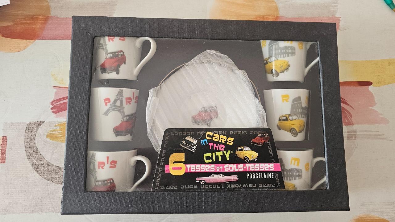 Service de tasses à café LesAnciennes.com