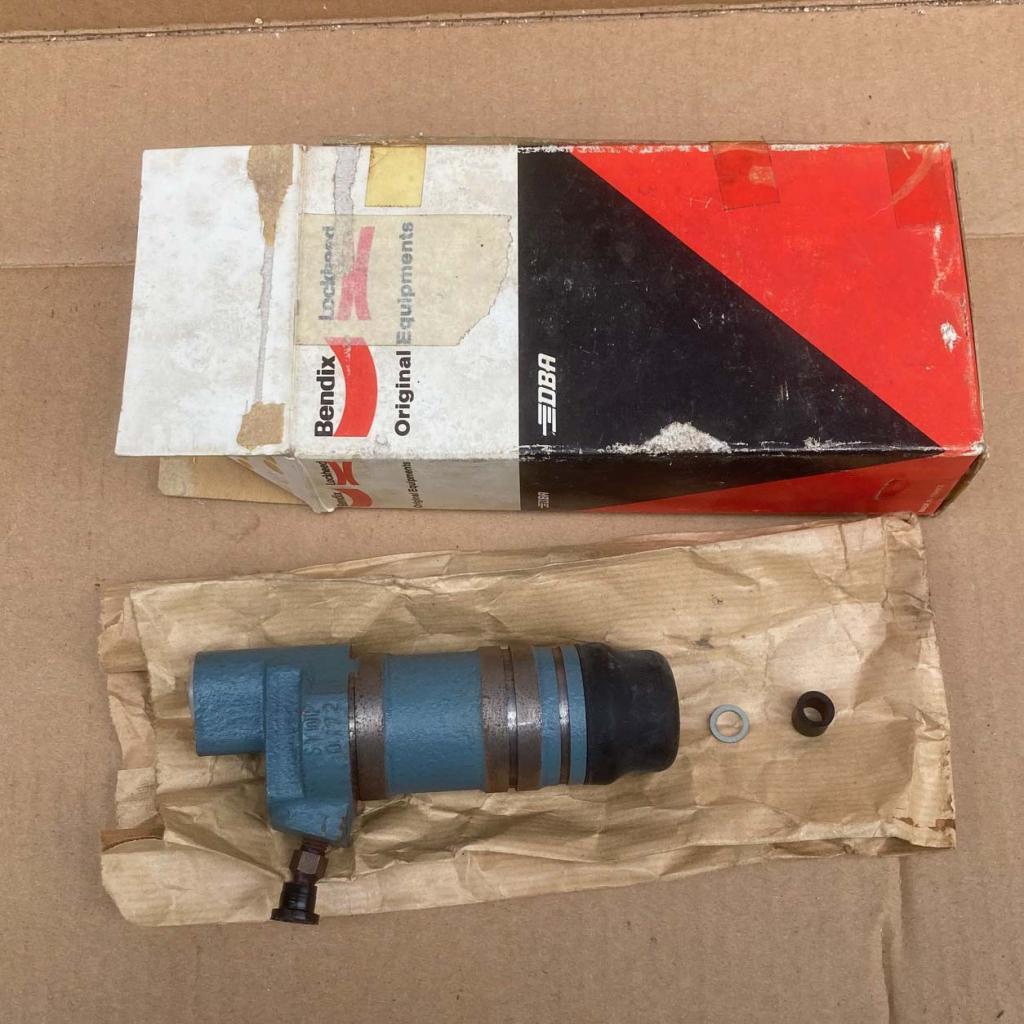 Recepteur embrayage PEUGEOT J7 LesAnciennes.com