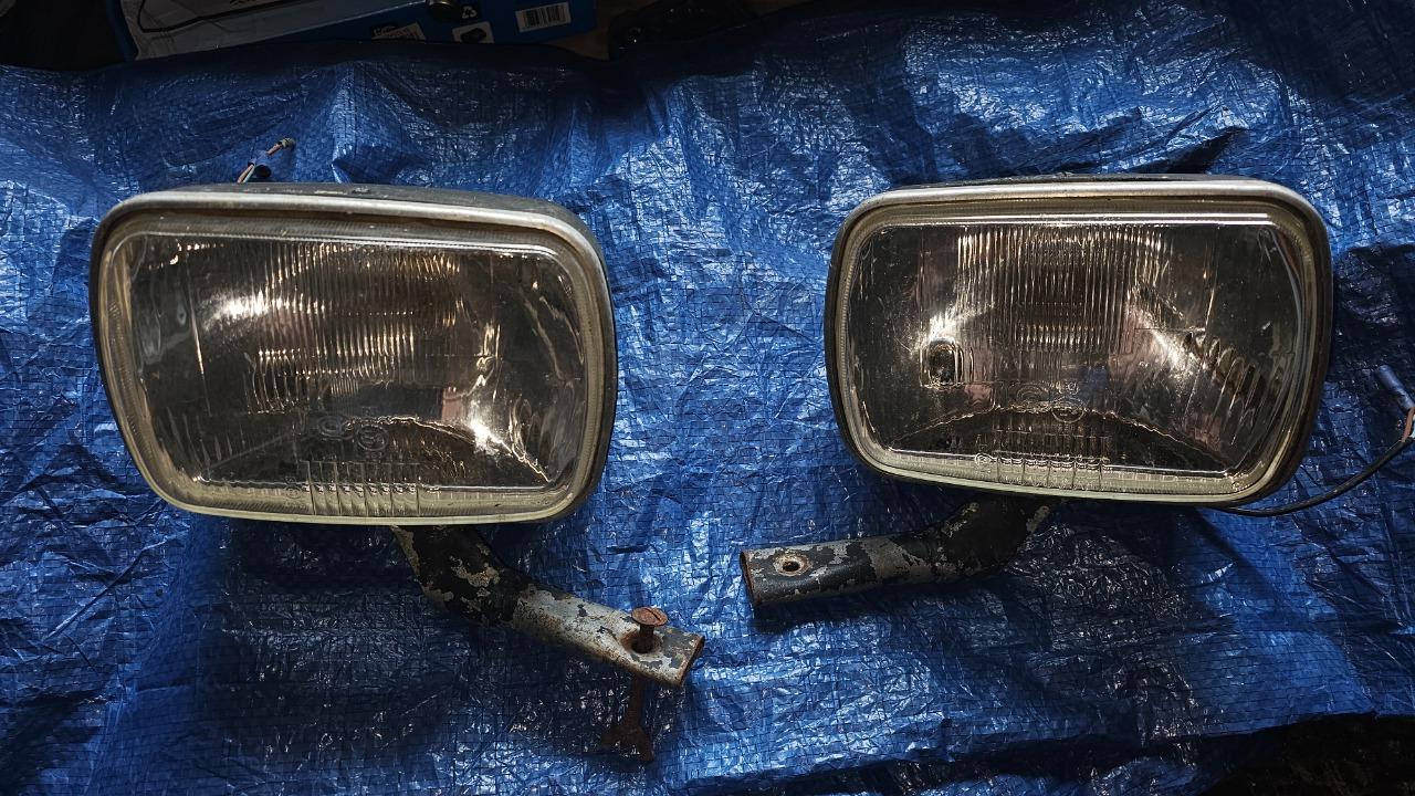 Phares CITROEN 2CV LesAnciennes.com