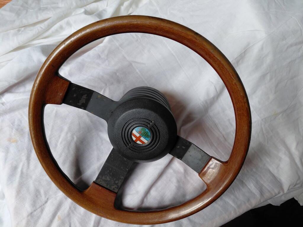 Volant ALFA ROMEO Alfetta 2000 LesAnciennes.com