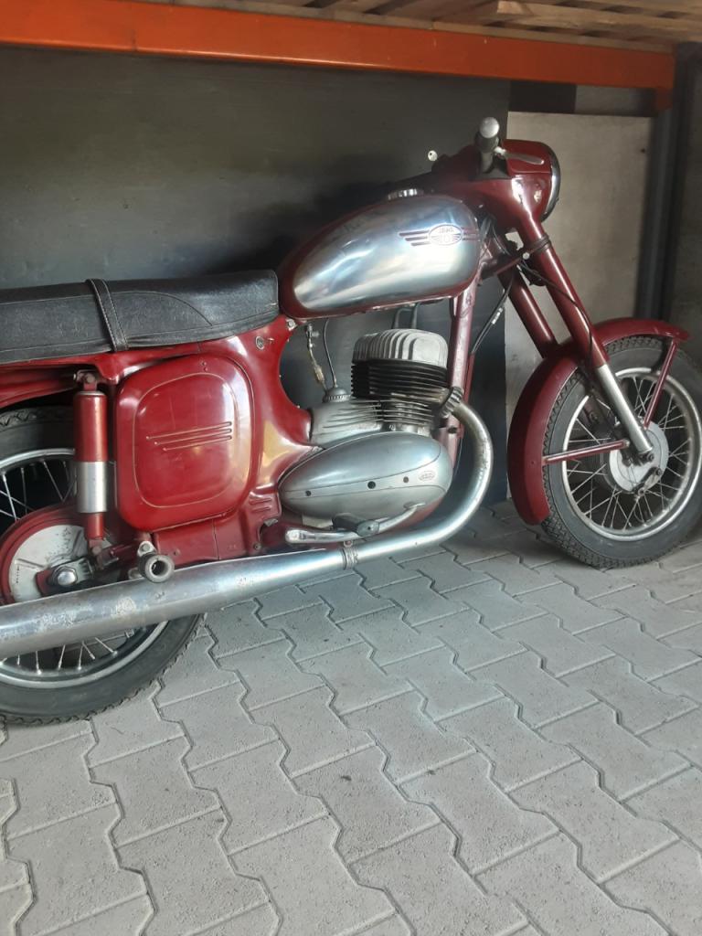 JAWA 350 - 1974 LesAnciennes.com