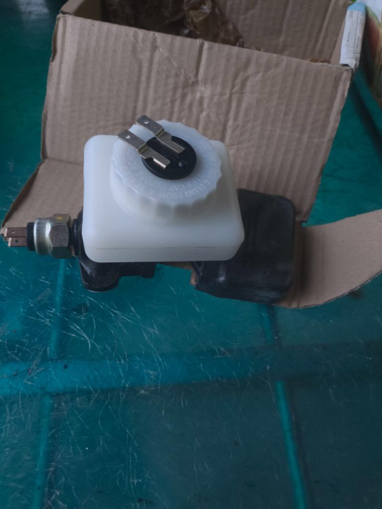 Maître cylindre neuf BMW R75/6 R60/6 R90/6 R75/6 LesAnciennes.com