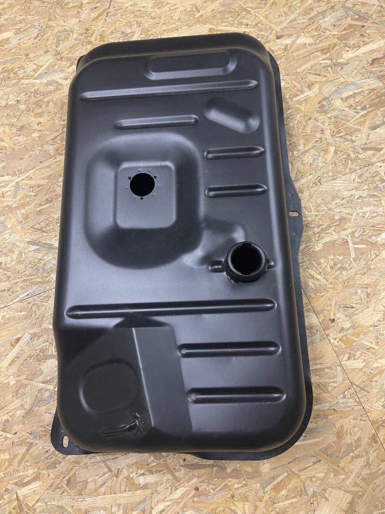 Réservoir en tôle neuf d'Alpine A110 LesAnciennes.com