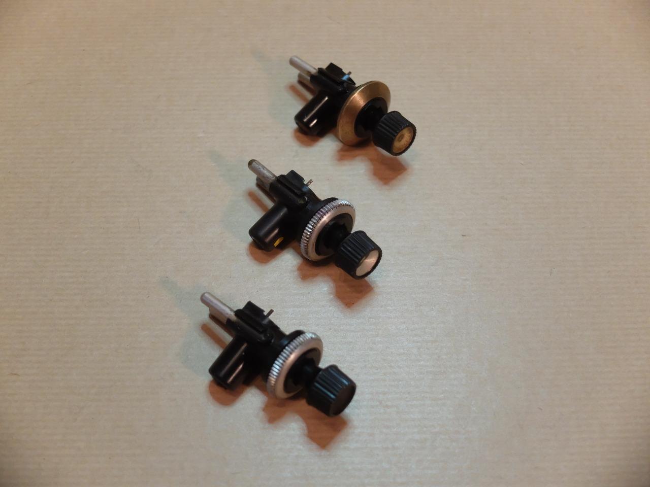 3 Interrupteurs à rotation à 2 positions LesAnciennes.com