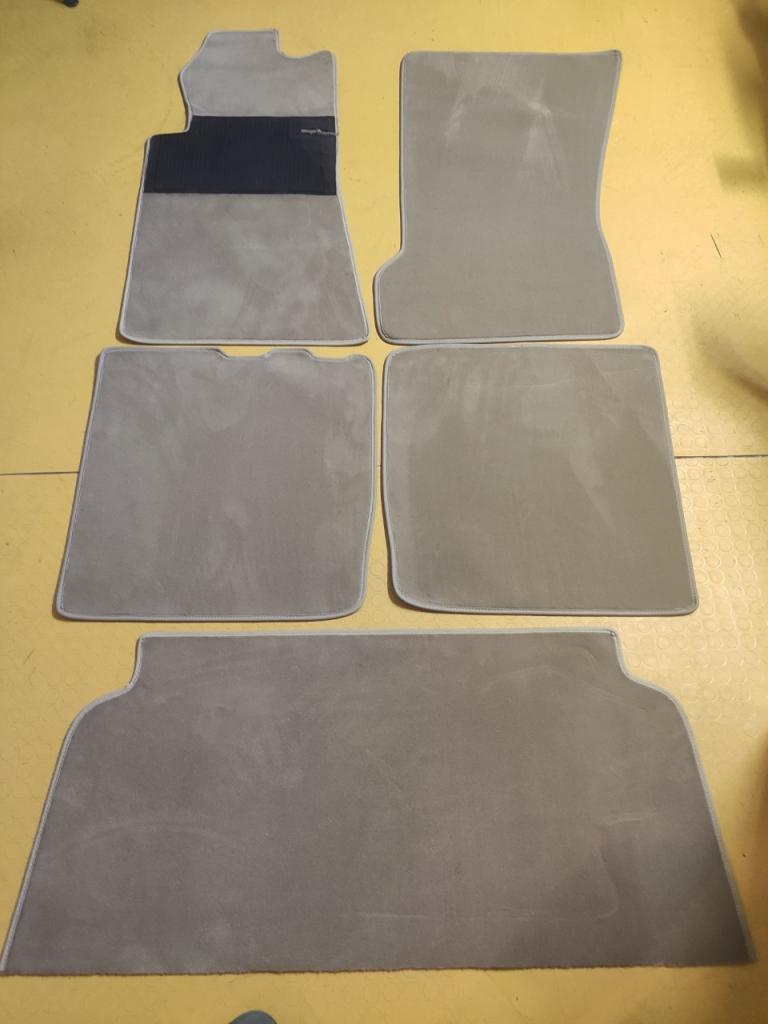 Tapis MERCEDES 280 SL 107 LesAnciennes.com