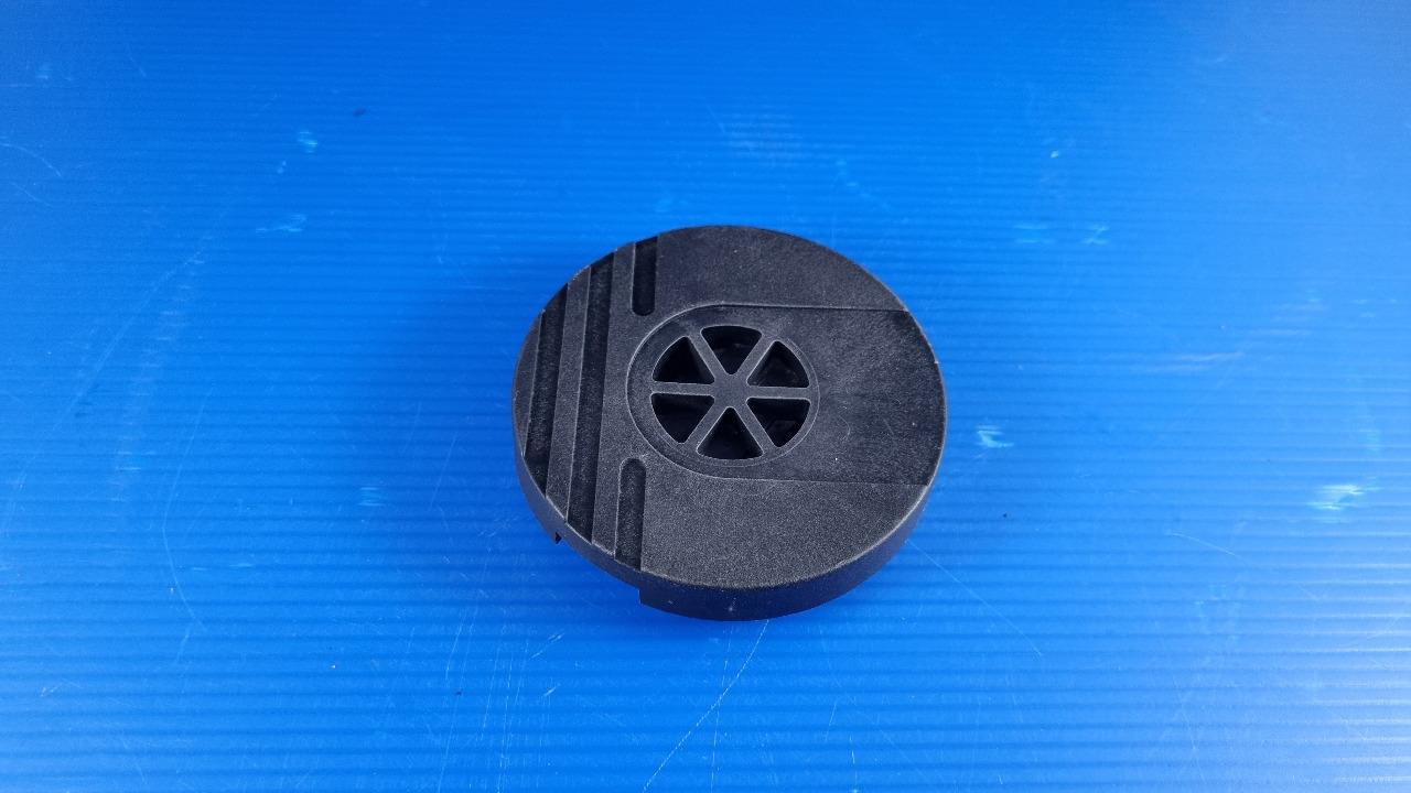 Bouchon PEUGEOT 205 LesAnciennes.com