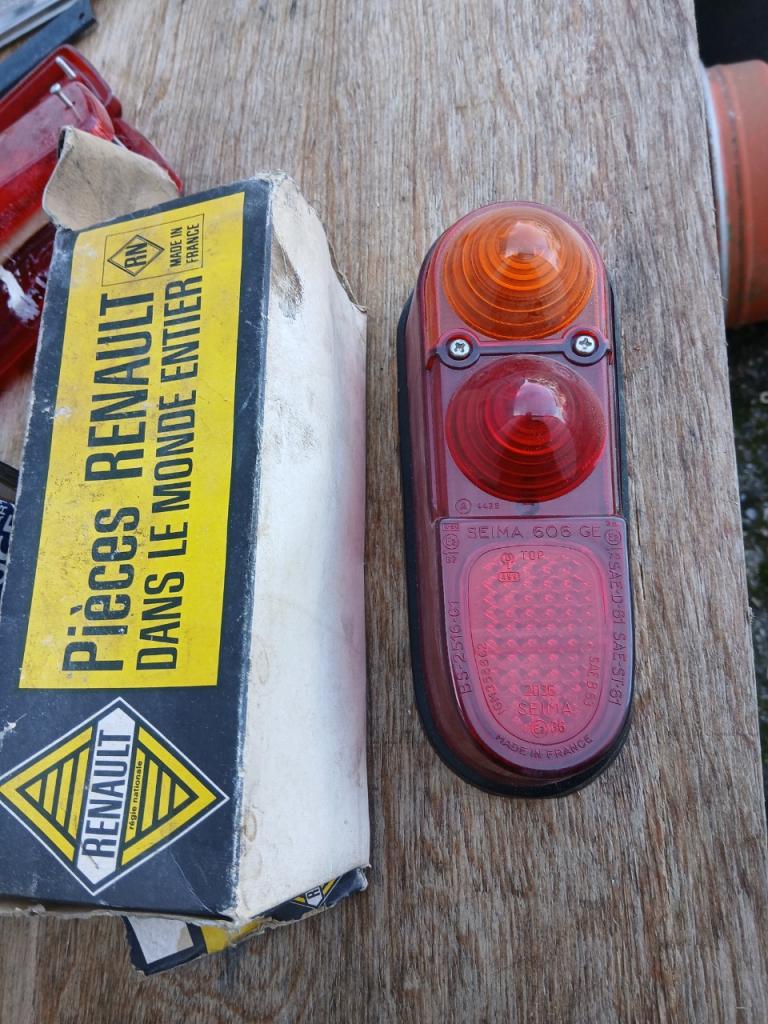 Transparent clignotant RENAULT 4 (R4) F4 LesAnciennes.com