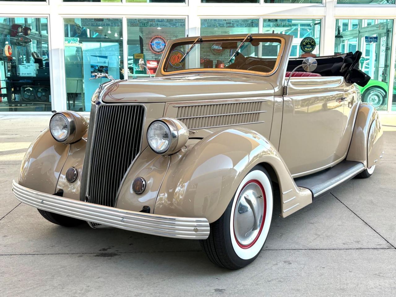 1936 Ford Model 68 Deluxe LesAnciennes.com
