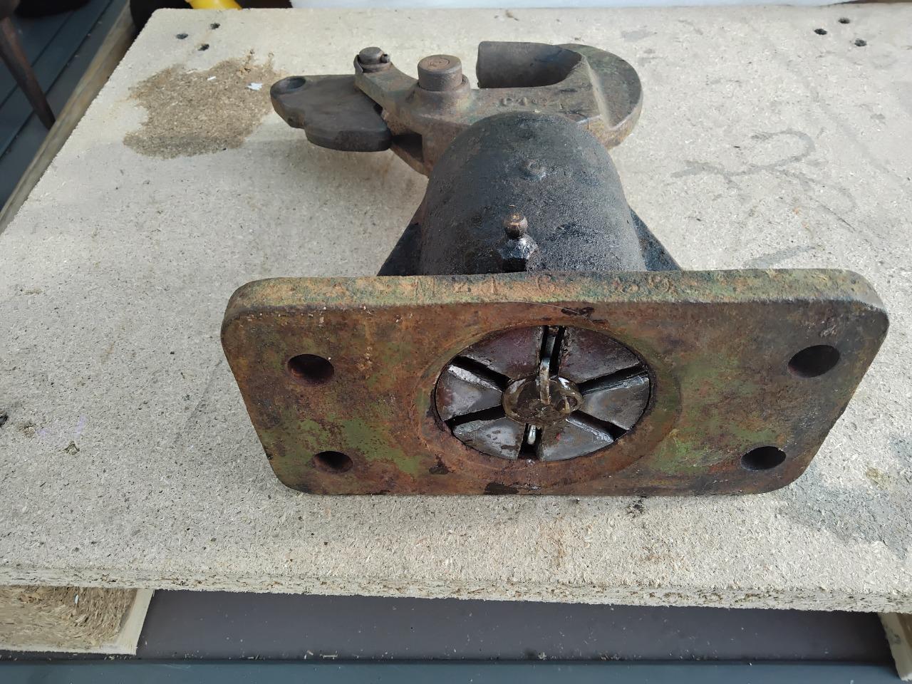 Crochet d'attelage GMC, camions, tracteur LesAnciennes.com