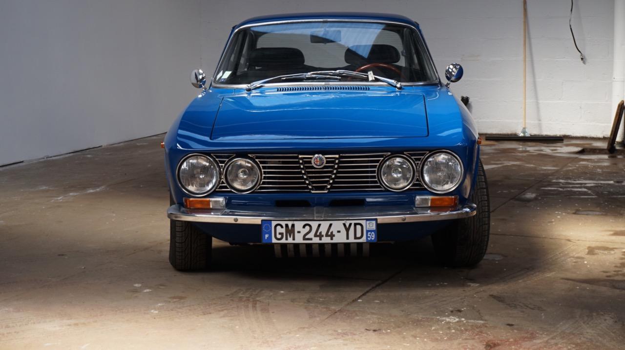 ALFA ROMEO GT 1300 Junior Lusso - 1975 LesAnciennes.com