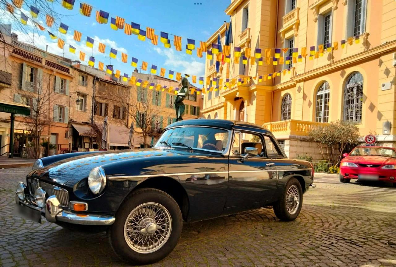 MG MGB - 1975 LesAnciennes.com