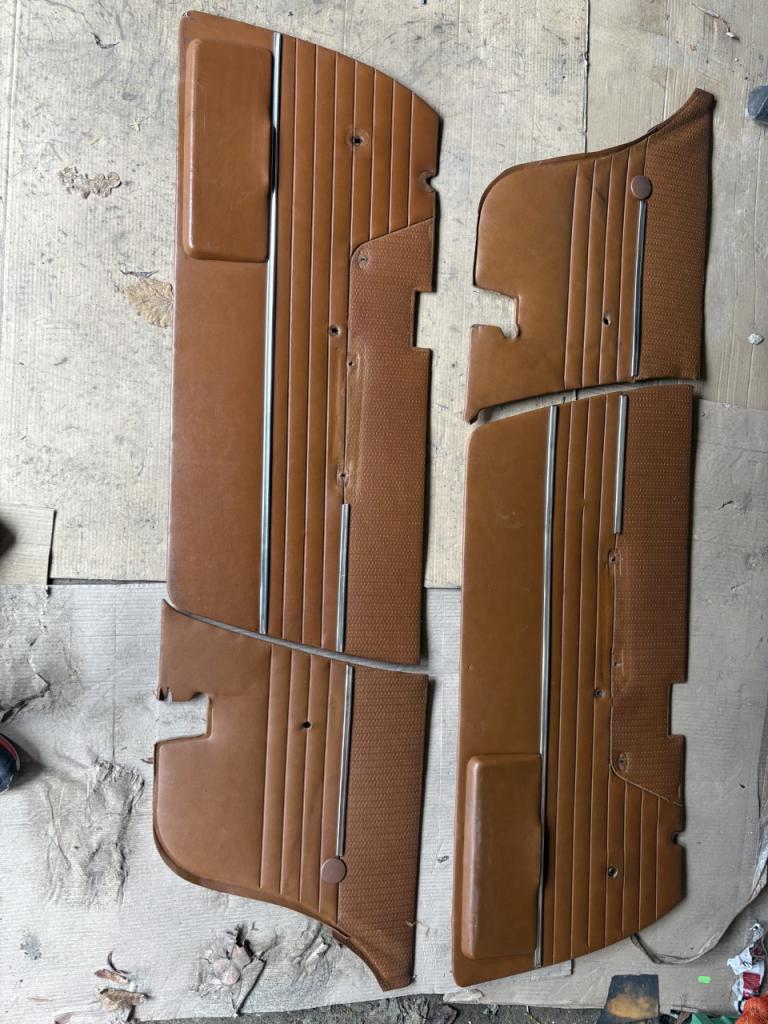 Panneaux de portes BMW 3.0 E9 coupé LesAnciennes.com