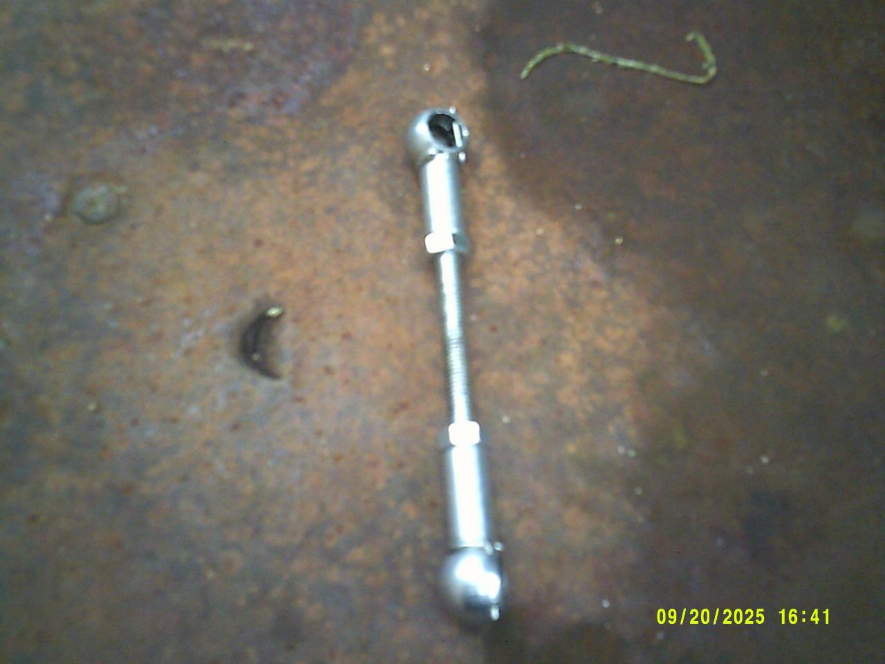 Bielette RENAULT 4CV LesAnciennes.com