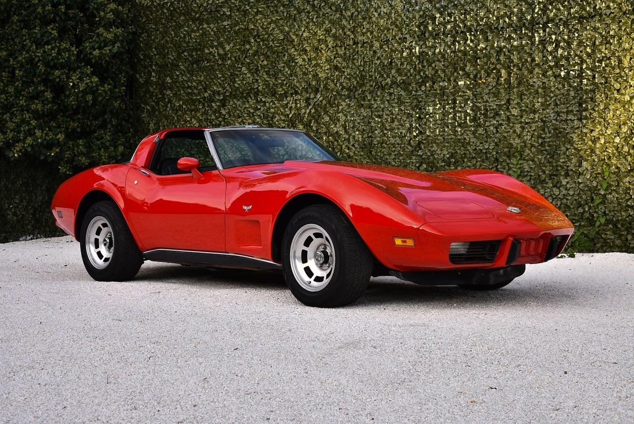 1978 Chevrolet Corvette C3 "25 Anniversary" Targa 350CI V8 LesAnciennes.com