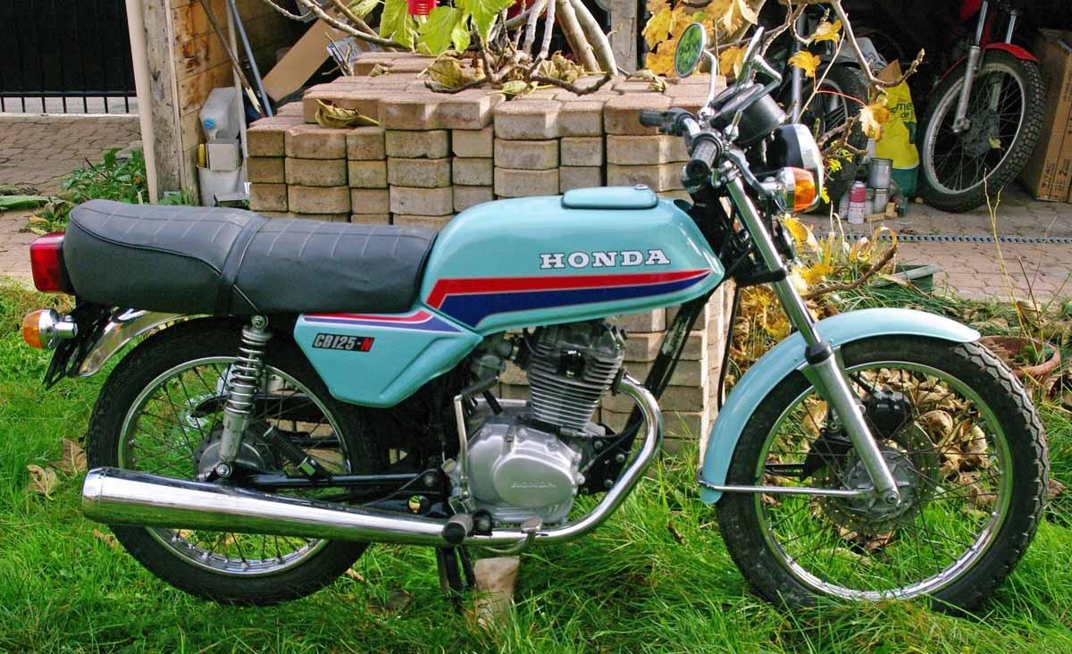 HONDA CB 125 N - 1979 LesAnciennes.com