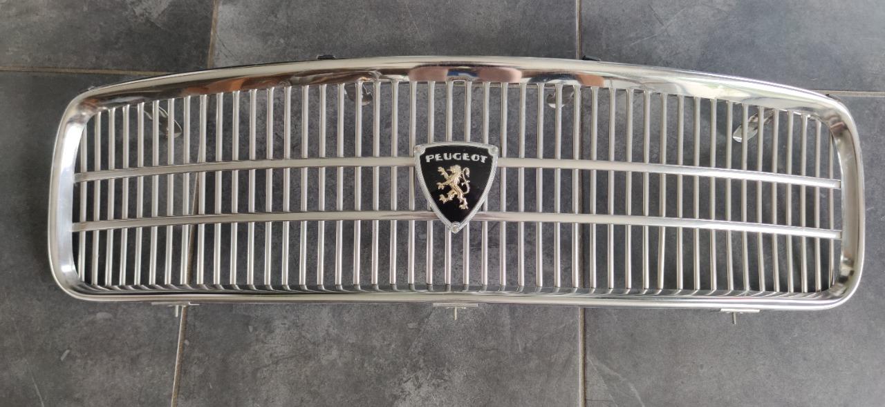 Calandre PEUGEOT 404 LesAnciennes.com