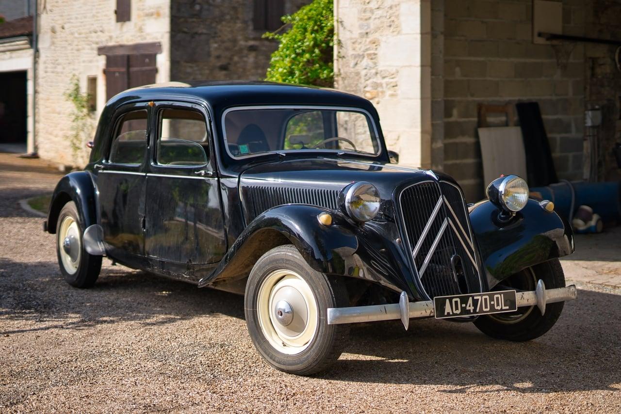 1955 Citroën Traction Avant LesAnciennes.com