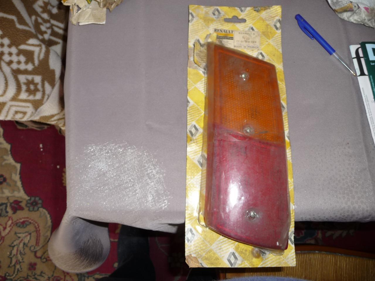 Cabochon Feux ARG RENAULT 5 CIBIE 8076 LesAnciennes.com