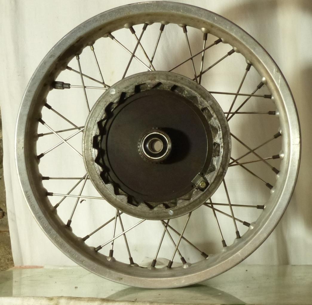 Roue MOTO GUZZI California LesAnciennes.com