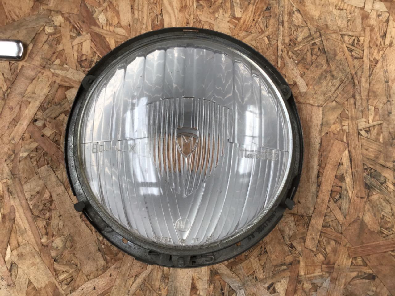 PHARE AVEC PLATINE CITROEN DS 19 et ID 19 LesAnciennes.com